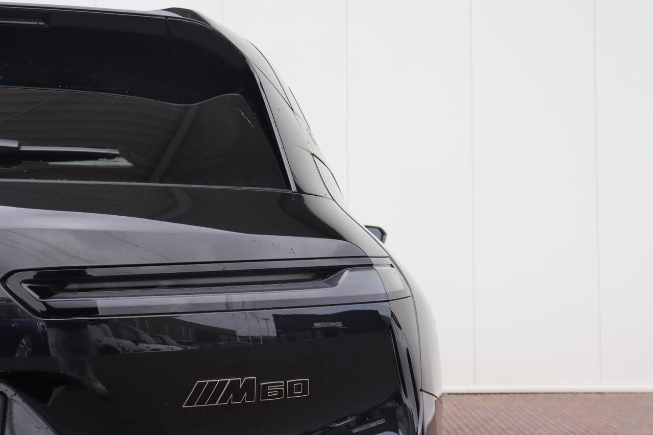 BMW iX xDrive50 Executive 112 kWh Sportpakket/ 22" LMV/ Stoelventilatie/ Stoelverwarming/ Elektrische Stoelen/ Achteruitrij camera