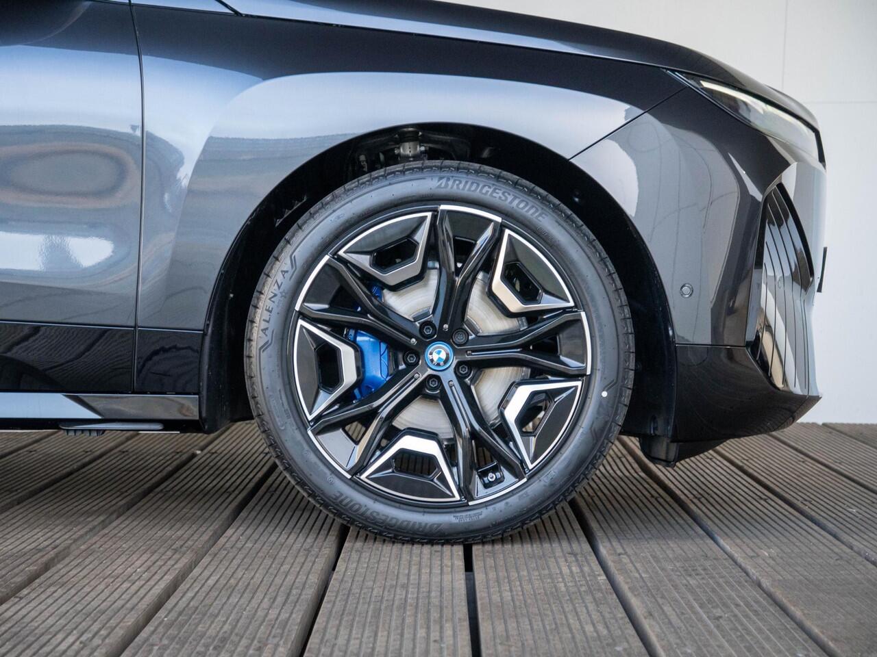 BMW iX xDrive40 | High Executive | Sport Edition | BMW Personal CoPilot Pack | Sportpakket