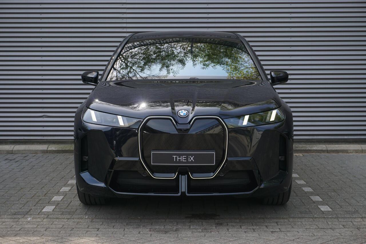 BMW iX xDrive45 | M Sportpakket Pro | Innovation Pack | Comfort Pack