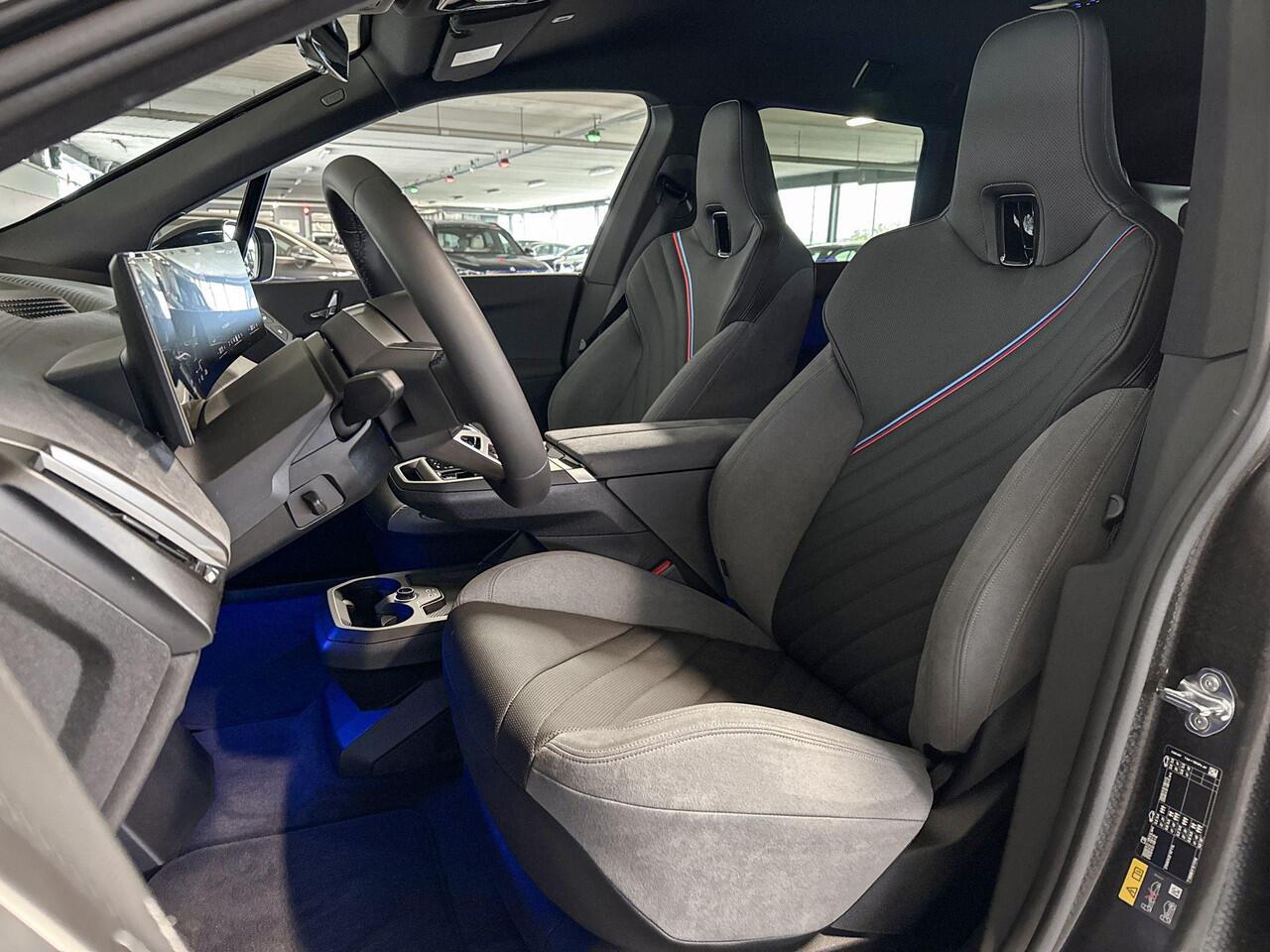 BMW iX xDrive45 101 kWh | Trekhaak met elektrisch wegklapbare kogel