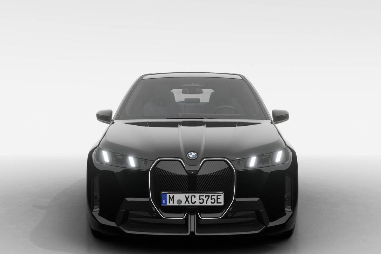 BMW iX xDrive45 | M Sport Pro | Comfort Pack | Innovation Pack | Trekhaak | Glazen Panoramadak Sky Lounge