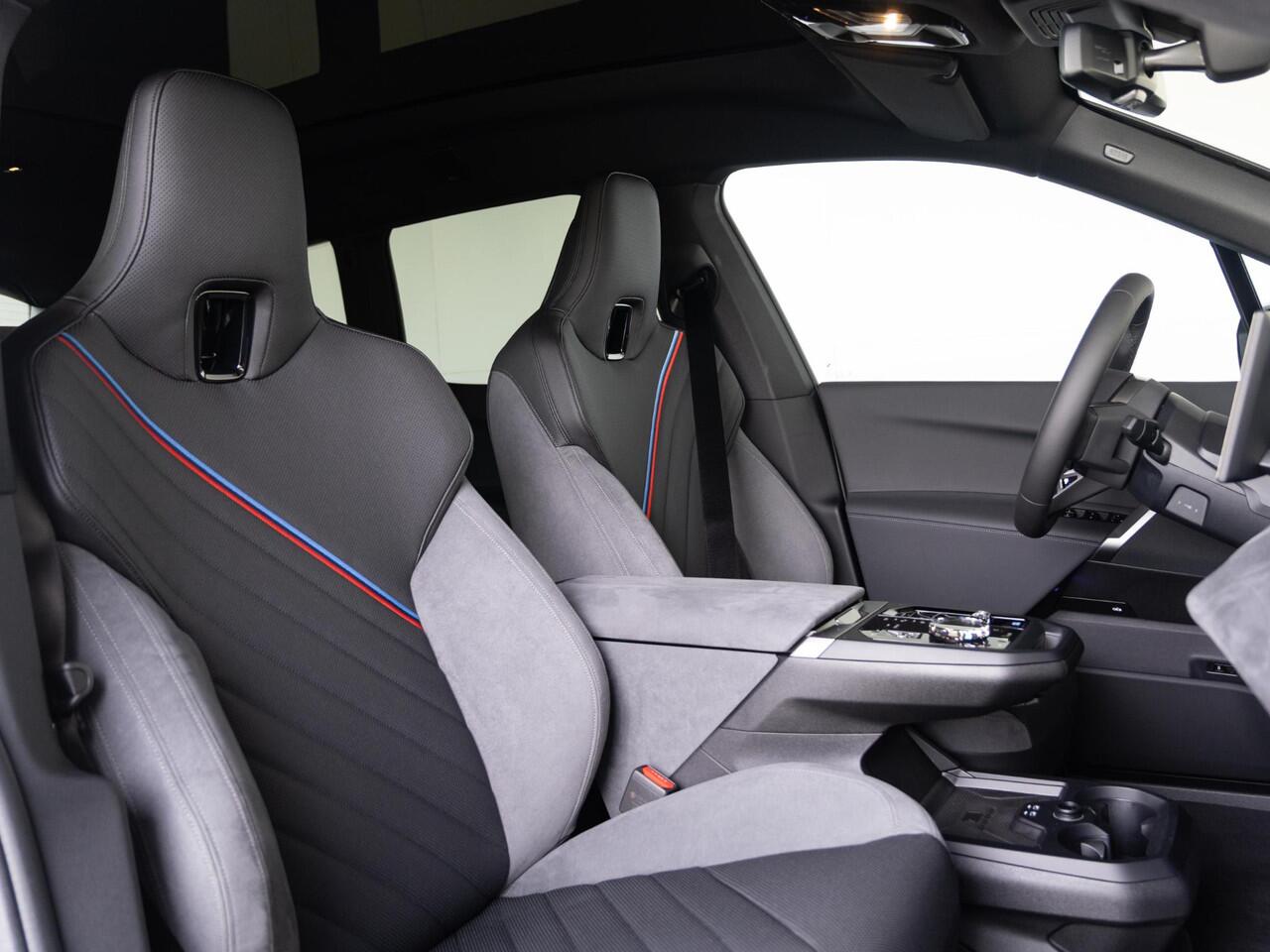 BMW iX xDrive45 | M Sportpakket Pro | Innovation Pack | Comfort Pack