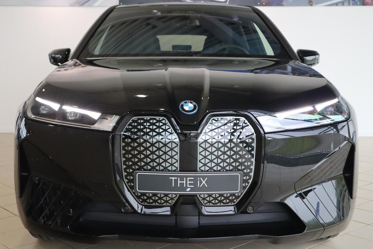 BMW iX xDrive40 Sport Edition | Driving Assistant Professional | Elektr. Trekhaak