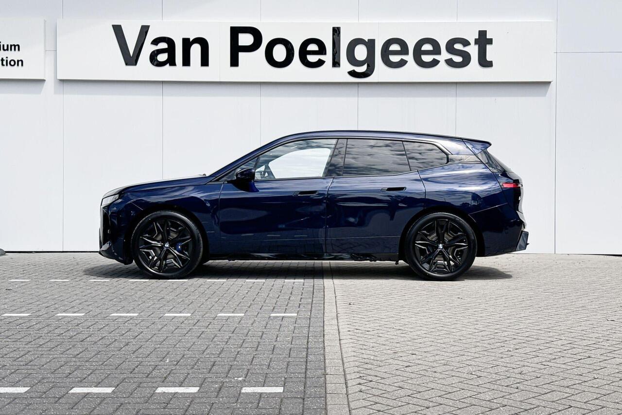 BMW iX xDrive45 101 kWh