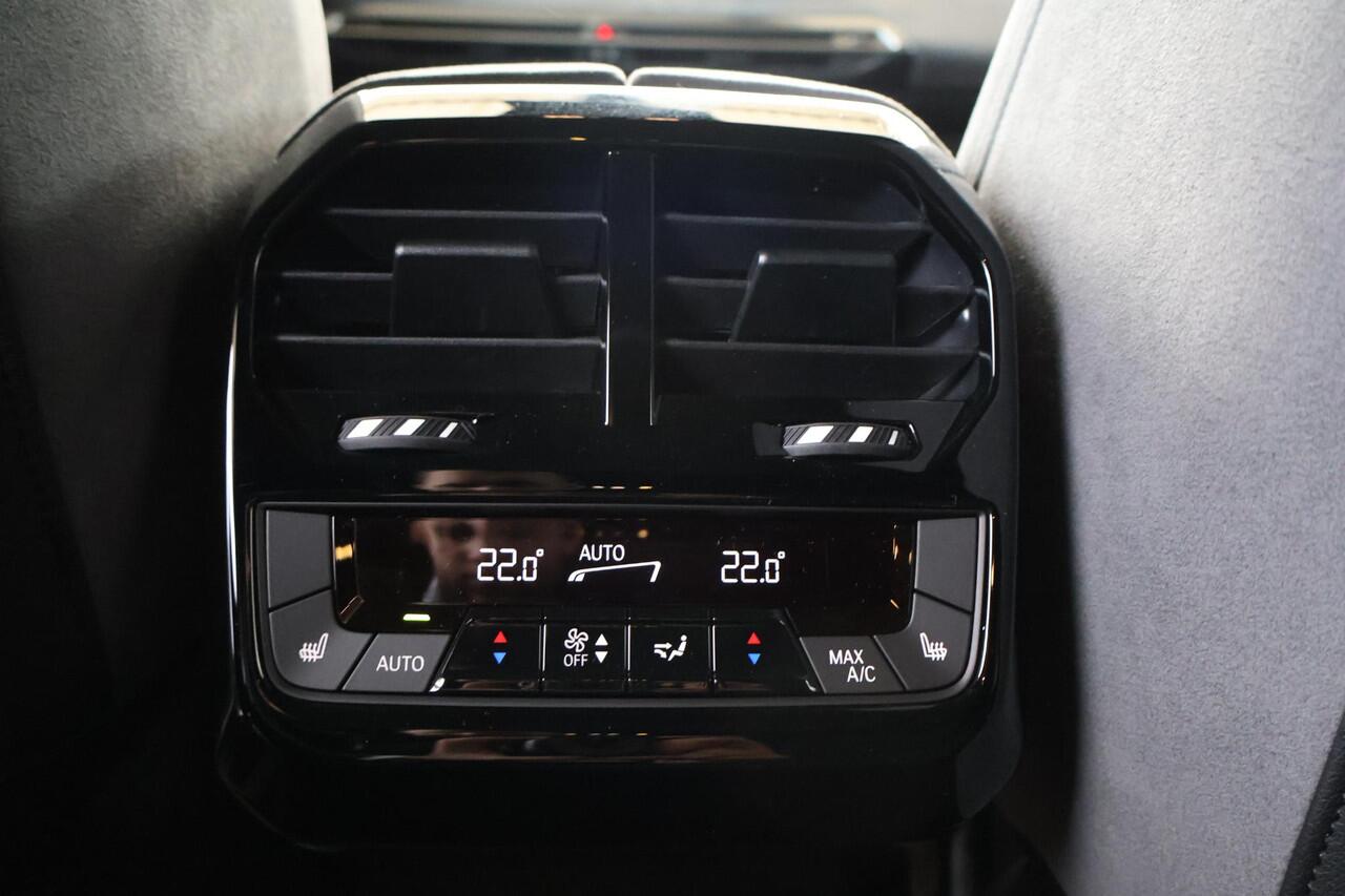 BMW iX xDrive60 | M Sportpakket | Comfort Pack | Innovation Pack