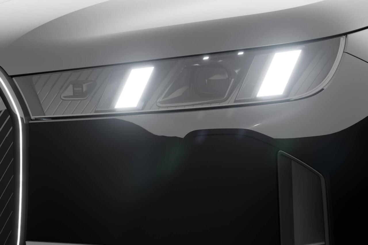 BMW iX xDrive45 | M Sport Pro | Innovation Pack | Comfort Pack | Sky Lounge