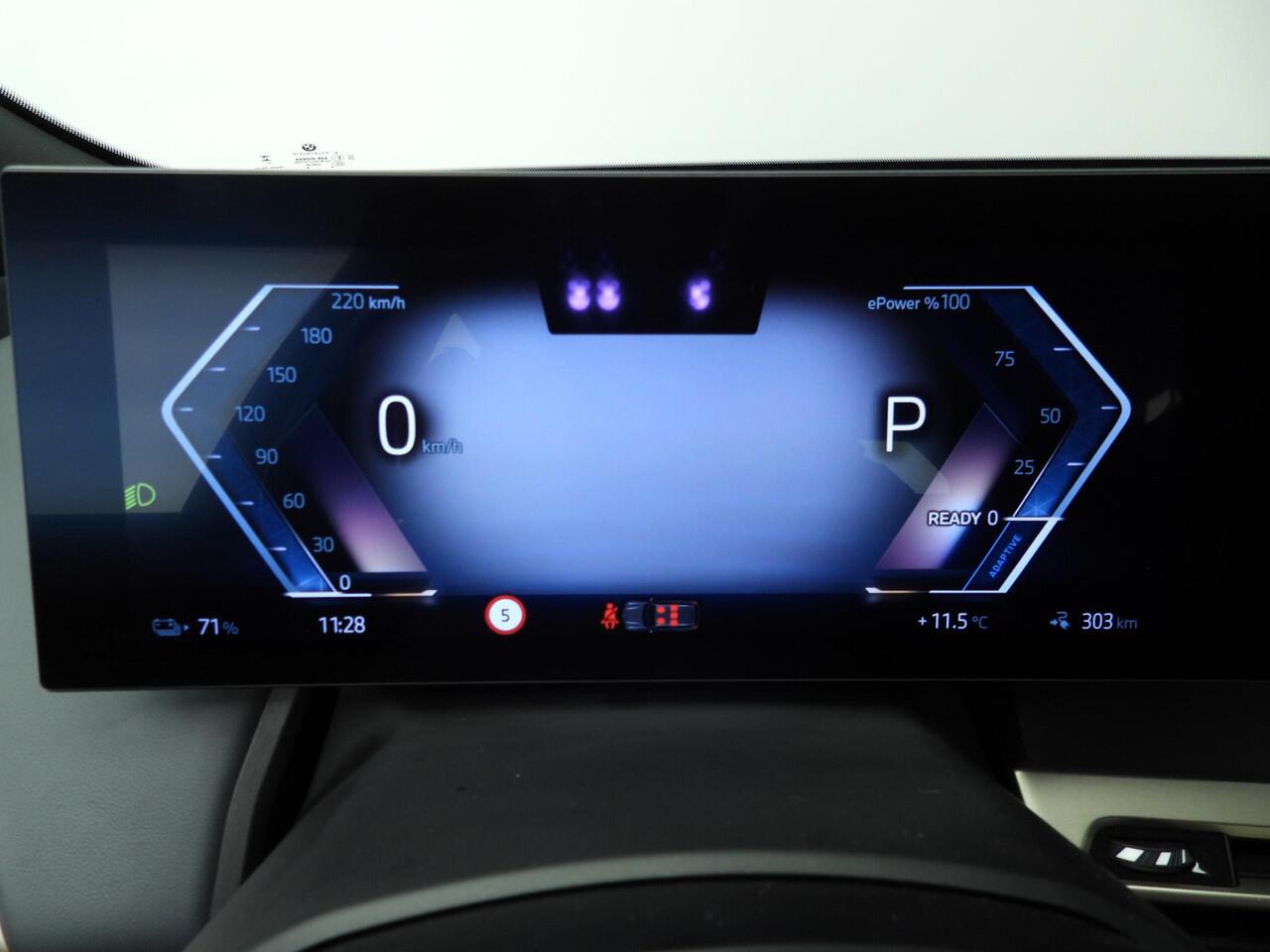 BMW iX xDrive50 | Laserlicht | Navigatie | Panoramadak | Active cruise | DAB | Bowers & Wilkins sound | Alu 21 inch