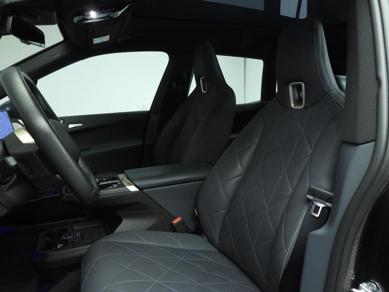 BMW iX xDrive50 | Laserlicht | Navigatie | Panoramadak | Active cruise | DAB | Bowers & Wilkins sound | Alu 21 inch