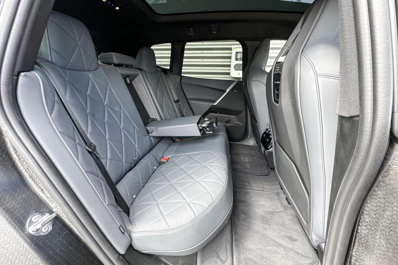 BMW iX xDrive45 101 kWh
