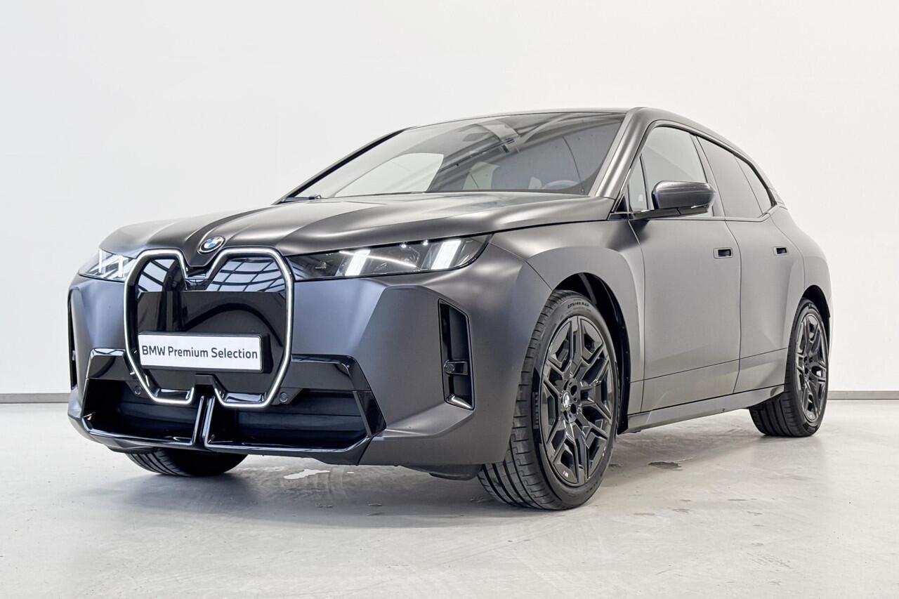 BMW iX xDrive45