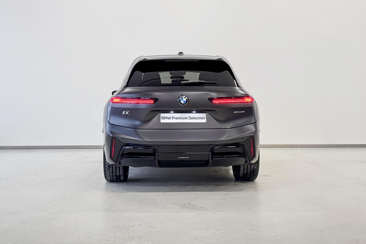 BMW iX xDrive45