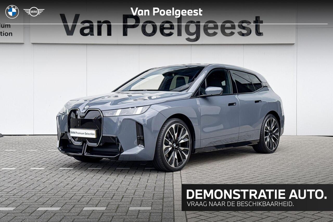 BMW iX xDrive45 101 kWh Trekhaak | Innovation Pack | M Sport |
