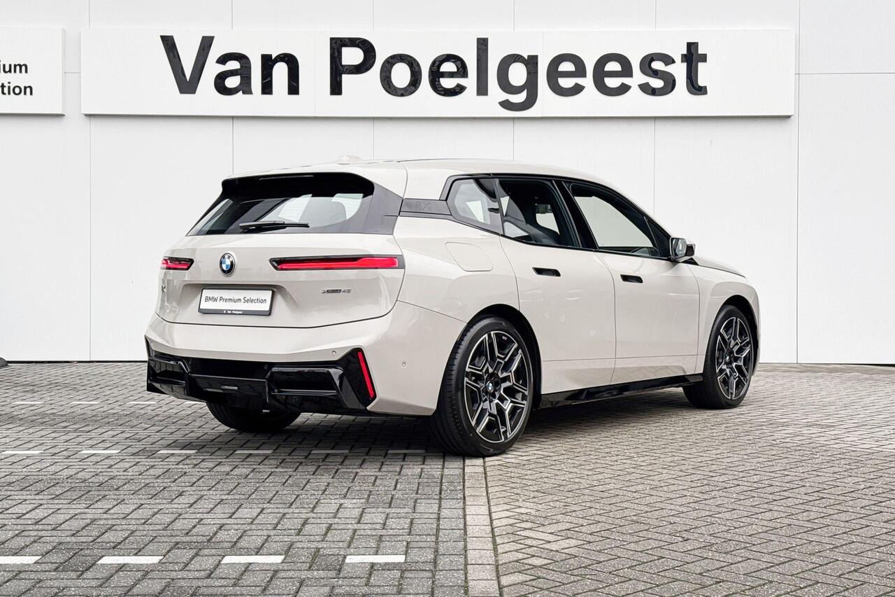 BMW iX xDrive45 101 kWh M Sport | Panoramadak | innovation Pack