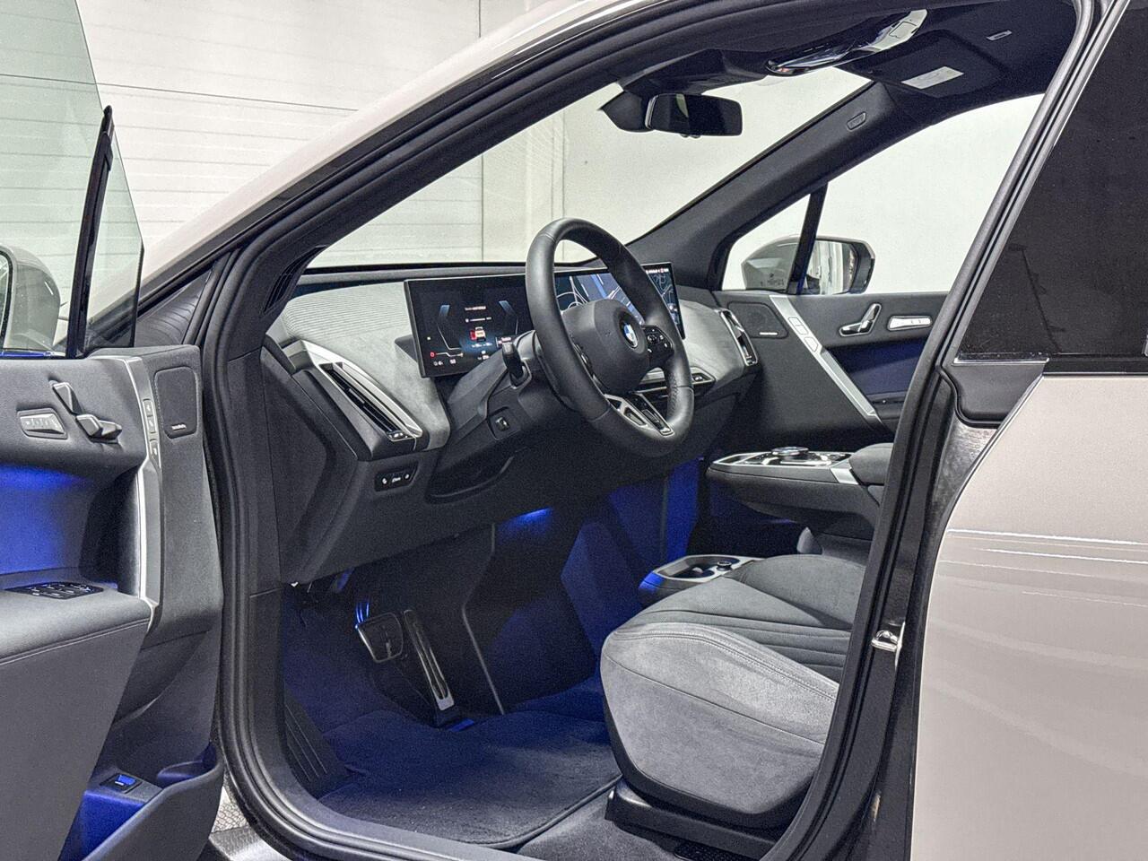 BMW iX xDrive45 101 kWh