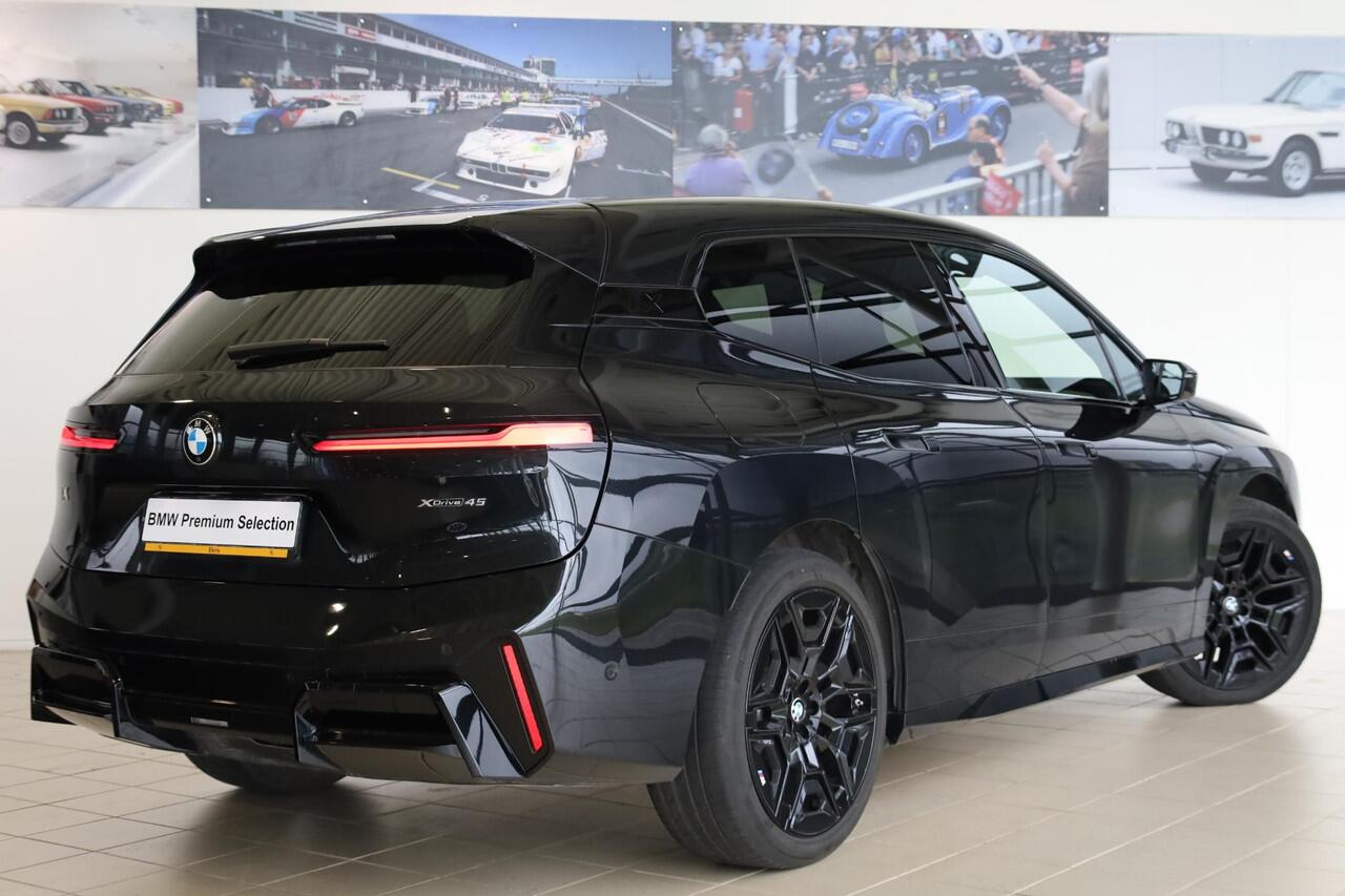 BMW iX xDrive45 | M Sportpakket Pro | Head-Up Display | Driving Assistant Professional | Trekhaak