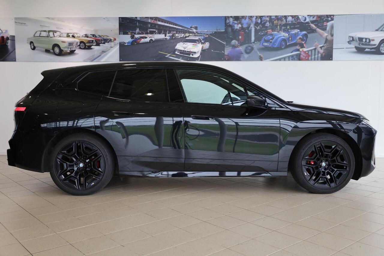 BMW iX xDrive45 | M Sportpakket Pro | Head-Up Display | Driving Assistant Professional | Trekhaak
