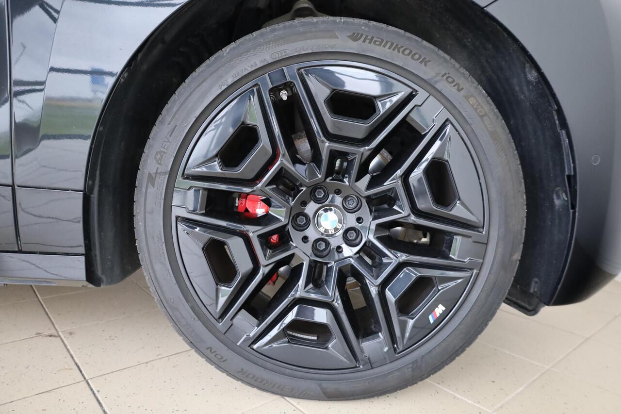 BMW iX xDrive45 | M Sportpakket Pro | Head-Up Display | Driving Assistant Professional | Trekhaak