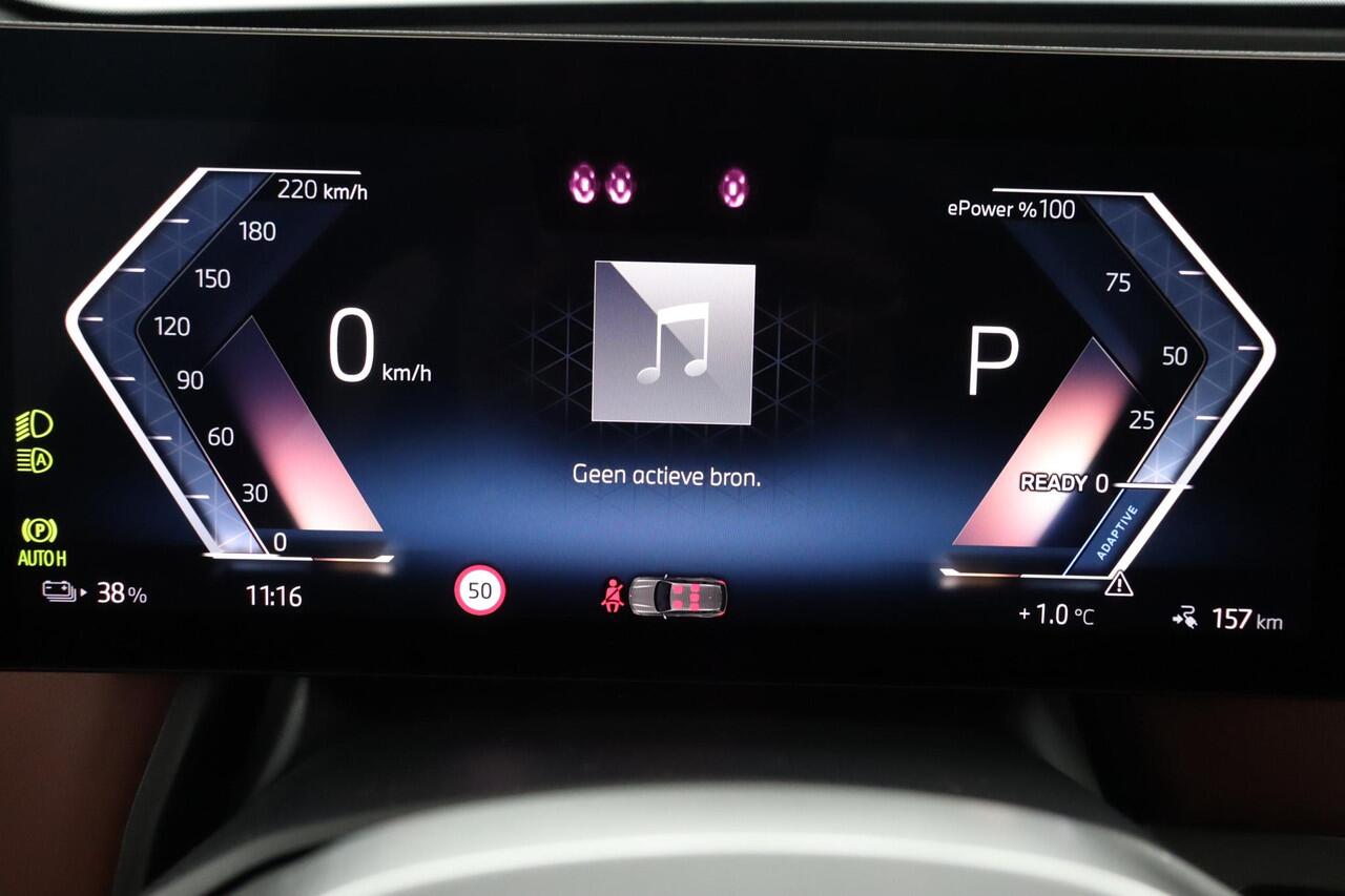 BMW iX xDrive45 101 kWh | M Sportpakket Pro | Comfort Access | Trekhaak | Driving Assistant Prof. | Harman Kardon |