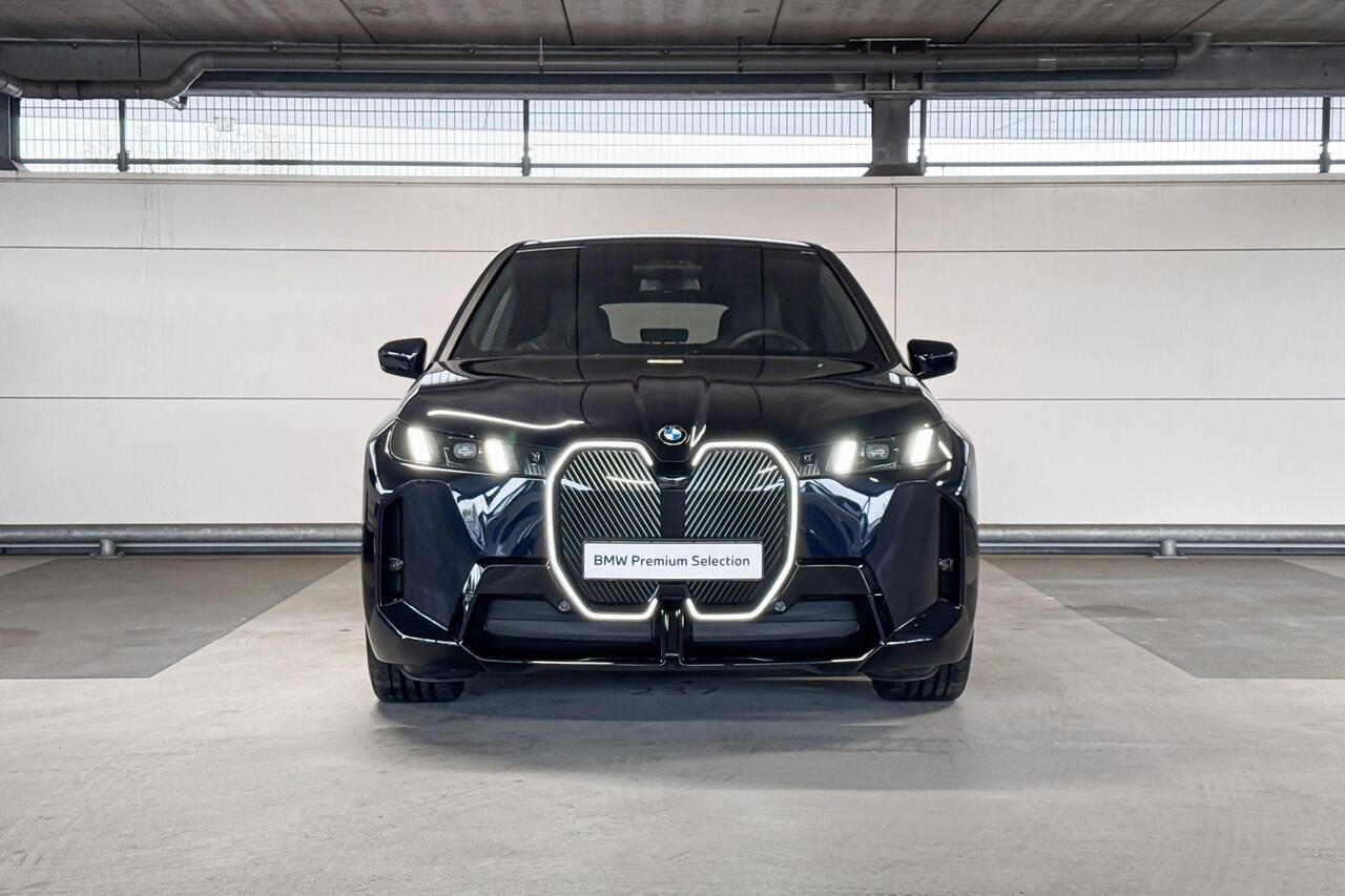 BMW iX xDrive45 101 kWh | Selections | Trekhaak met elektrisch wegklapbare kogel