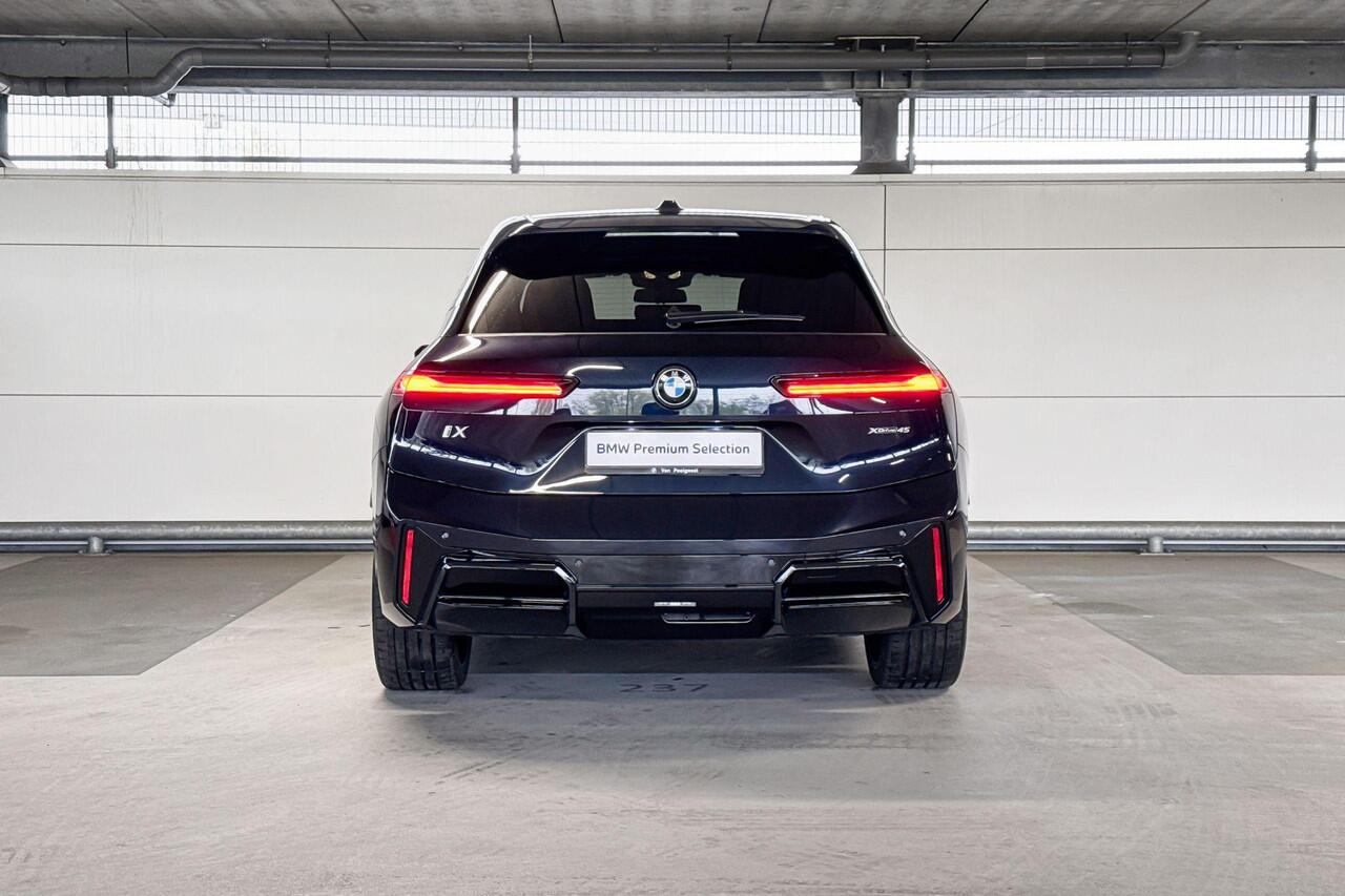 BMW iX xDrive45 101 kWh | Selections | Trekhaak met elektrisch wegklapbare kogel