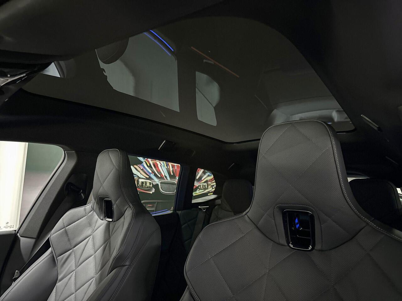 BMW iX xDrive45 | M-Sport Pro | Driving Assistant Plus | Harman/Kardon | Sky Lounge | Soft-Close Portieren | Comfort Access | Trekhaak