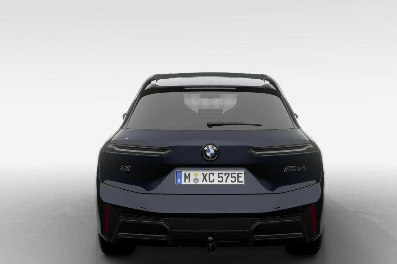 BMW iX xDrive M70 | Comfort Pack | Innovation Pack | Trekhaak | 23" LM | Sky lounge | Showroomvoordeel