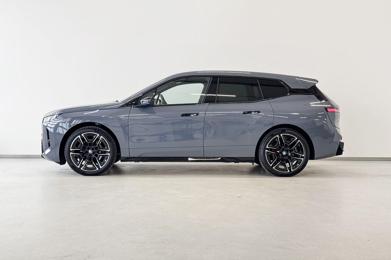 BMW iX xDrive M70 | Comfort Pack | Innovation Pack | Trekhaak | Showroomvoordeel