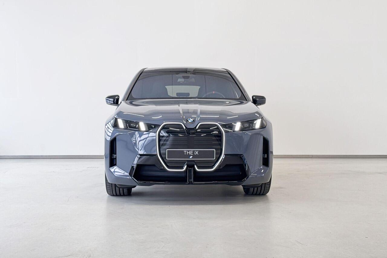 BMW iX xDrive M70 | Comfort Pack | Innovation Pack | Trekhaak | Showroomvoordeel