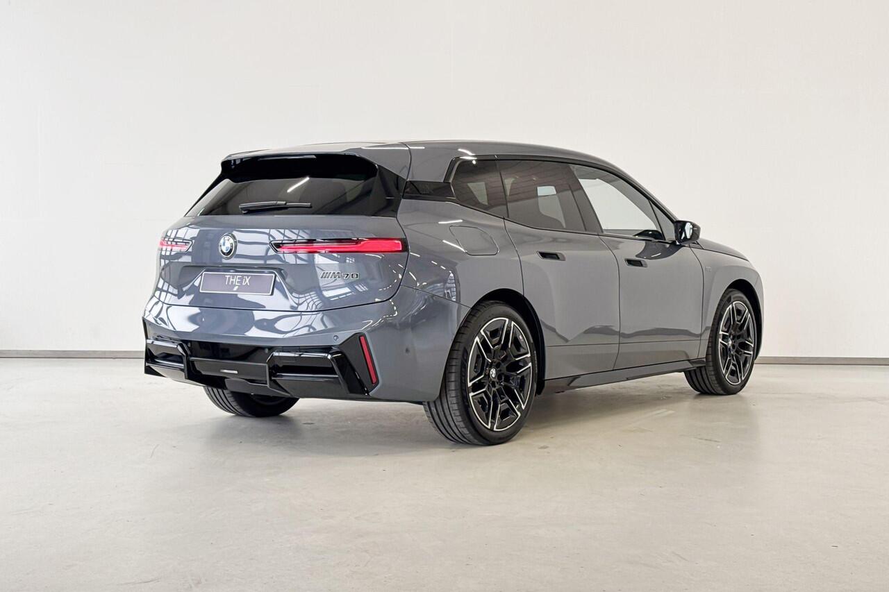 BMW iX xDrive M70 | Comfort Pack | Innovation Pack | Trekhaak | Showroomvoordeel