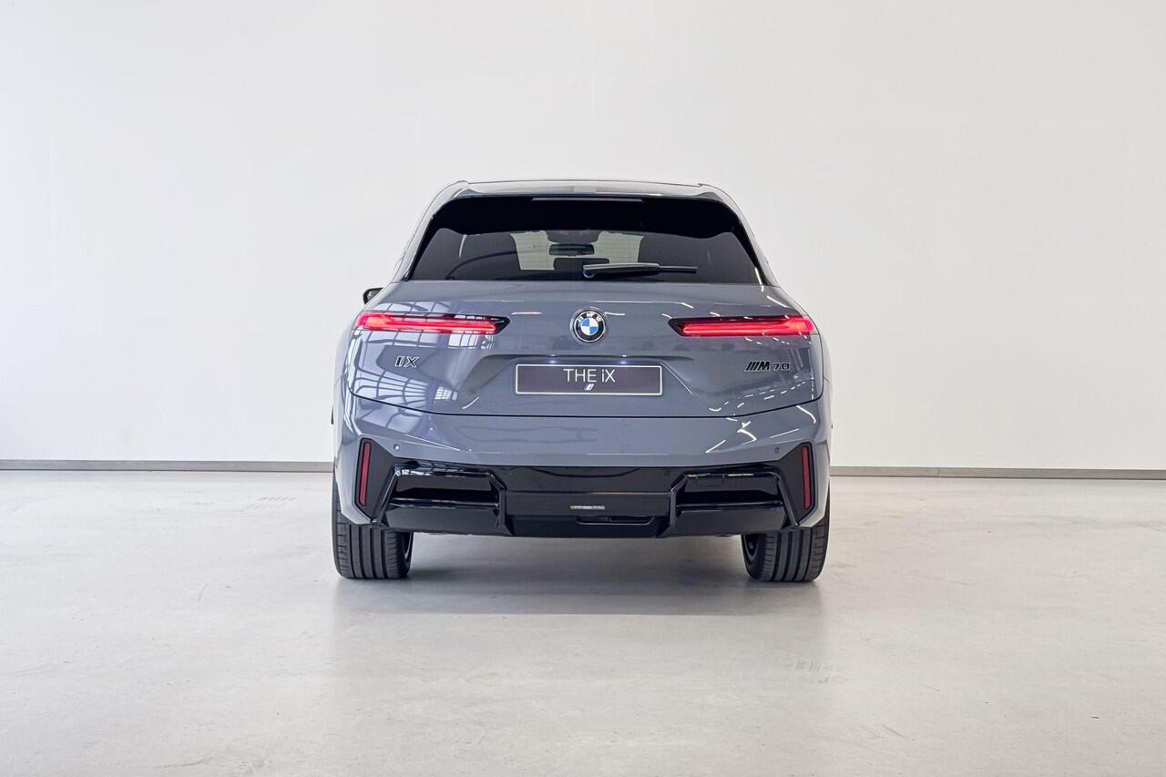 BMW iX xDrive M70 | Comfort Pack | Innovation Pack | Trekhaak | Showroomvoordeel