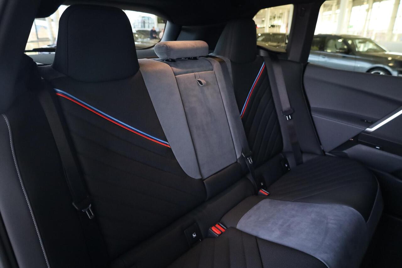 BMW iX xDrive45 | M Sportpakket Pro | Comfort Pack | Innovation Pack