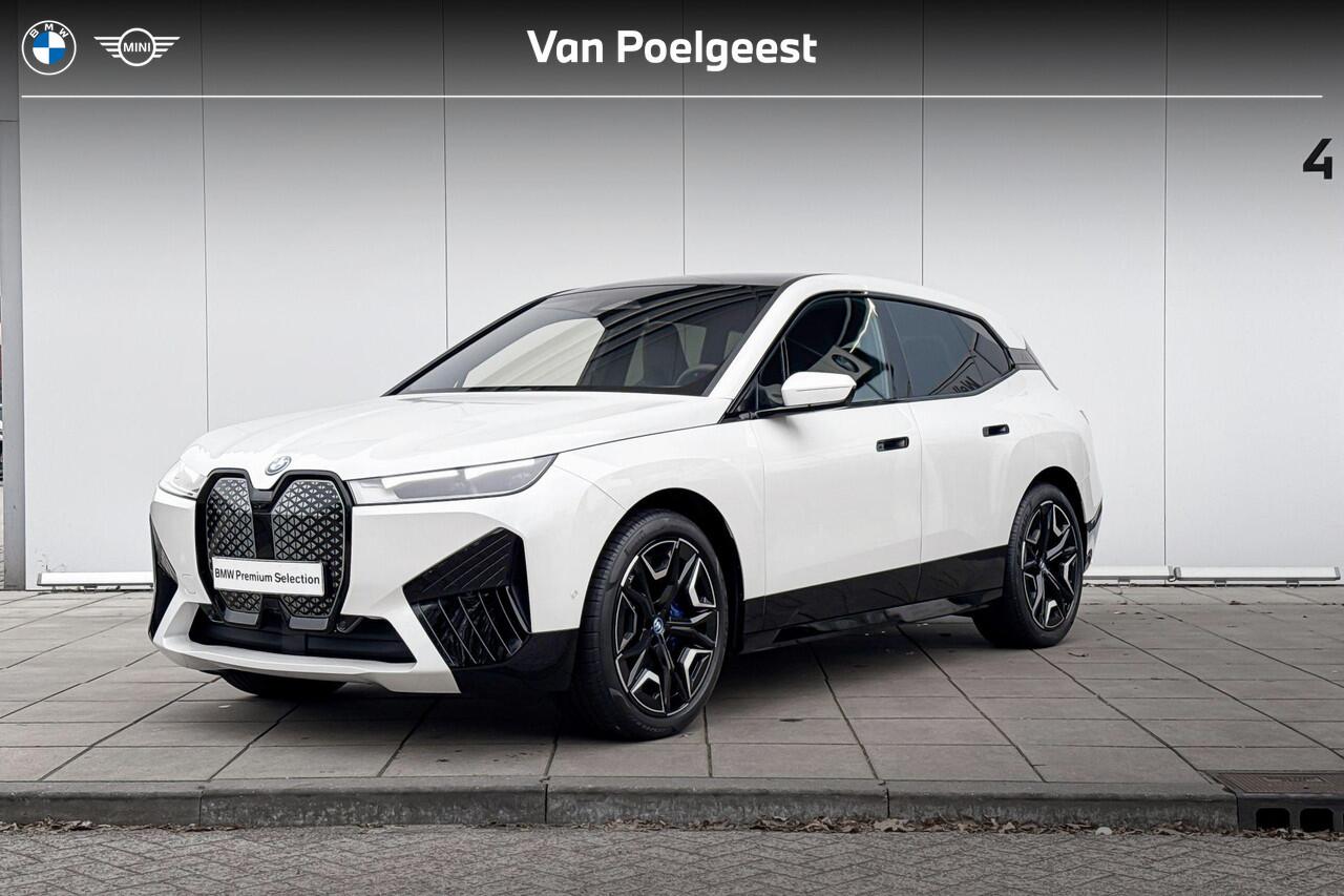 BMW iX xDrive40 High Executive Luchtvering / Harman Kardon Audio / Stoelventilatie / Stoelverwarming / Panoramadak