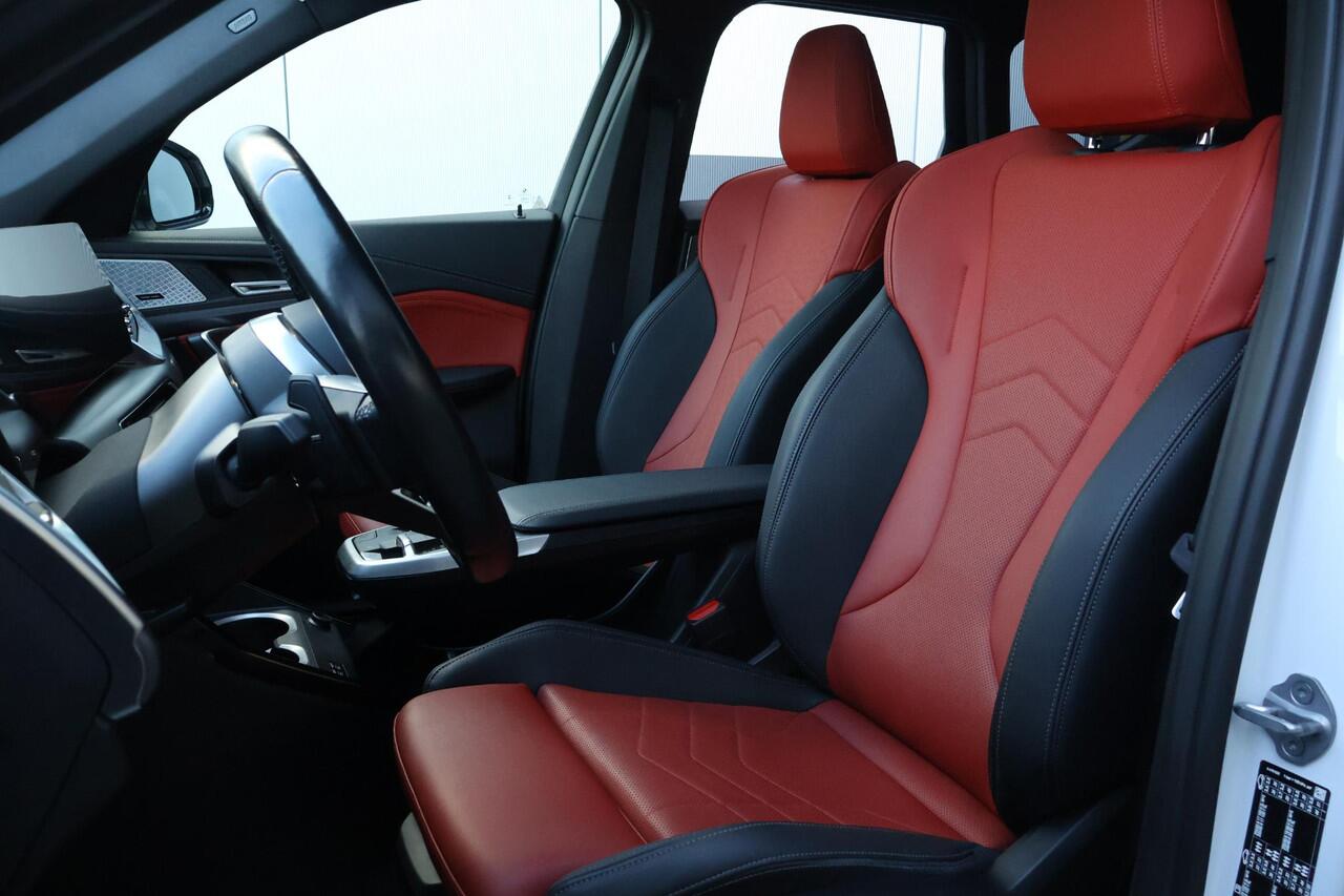 BMW iX1 xDrive30 Launch Edition 67 kWh / SoH 98,6% / M-Sport / Harman Kardon / Memory