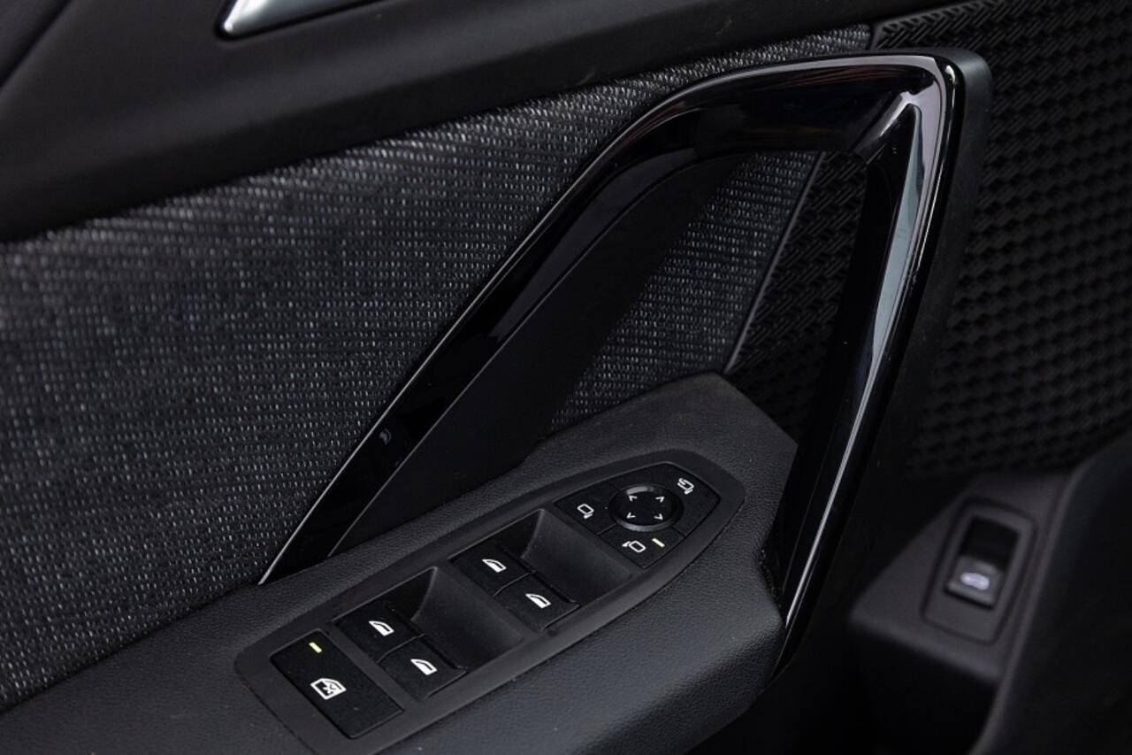 BMW iX1 xDrive30 Business Design *SOH 100%* NAVI | Full LED | VELGEN