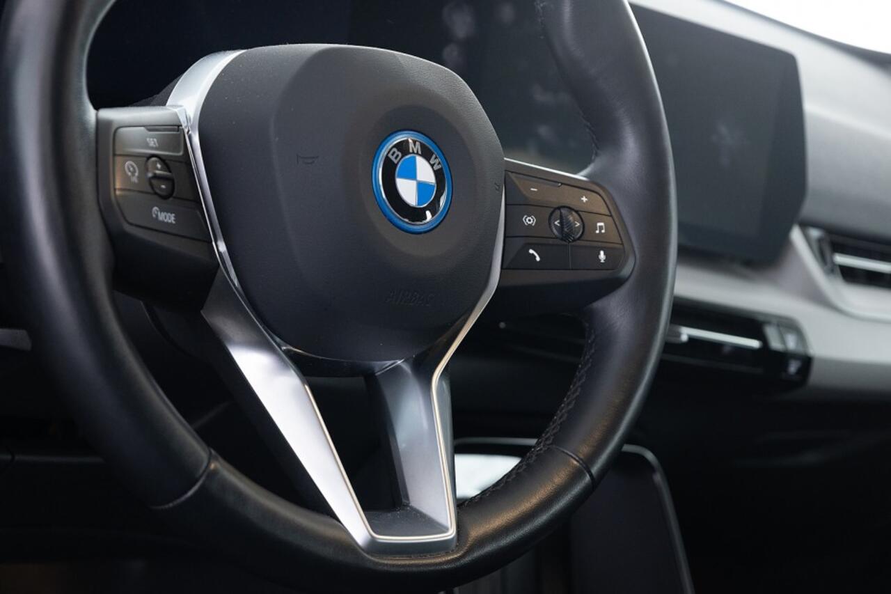 BMW iX1 xDrive30 Business Design *SOH 100%* NAVI | Full LED | VELGEN