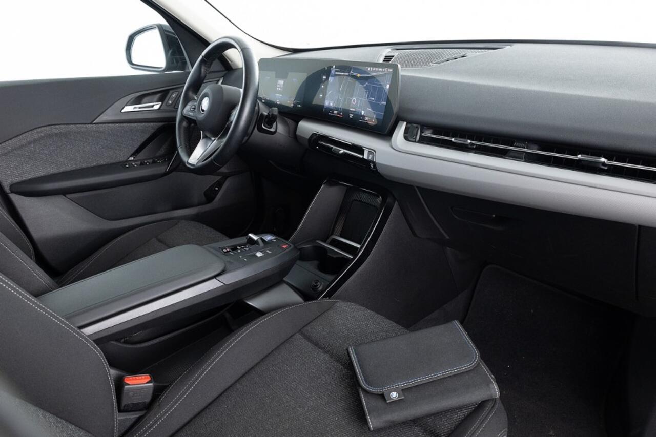 BMW iX1 xDrive30 Business Design *SOH 100%* NAVI | Full LED | VELGEN