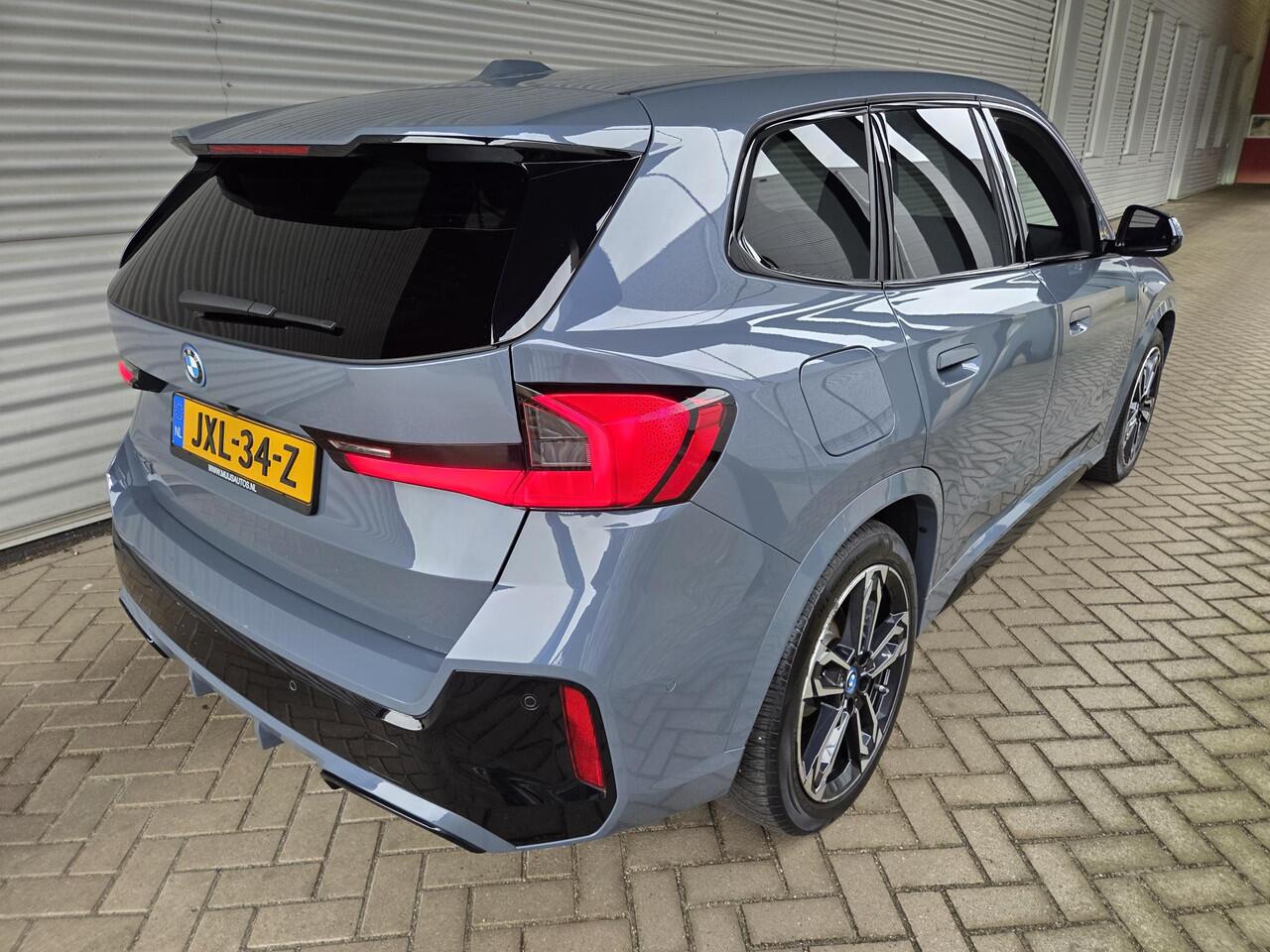 BMW iX1 xDrive30 67 kWh M Sport Edition