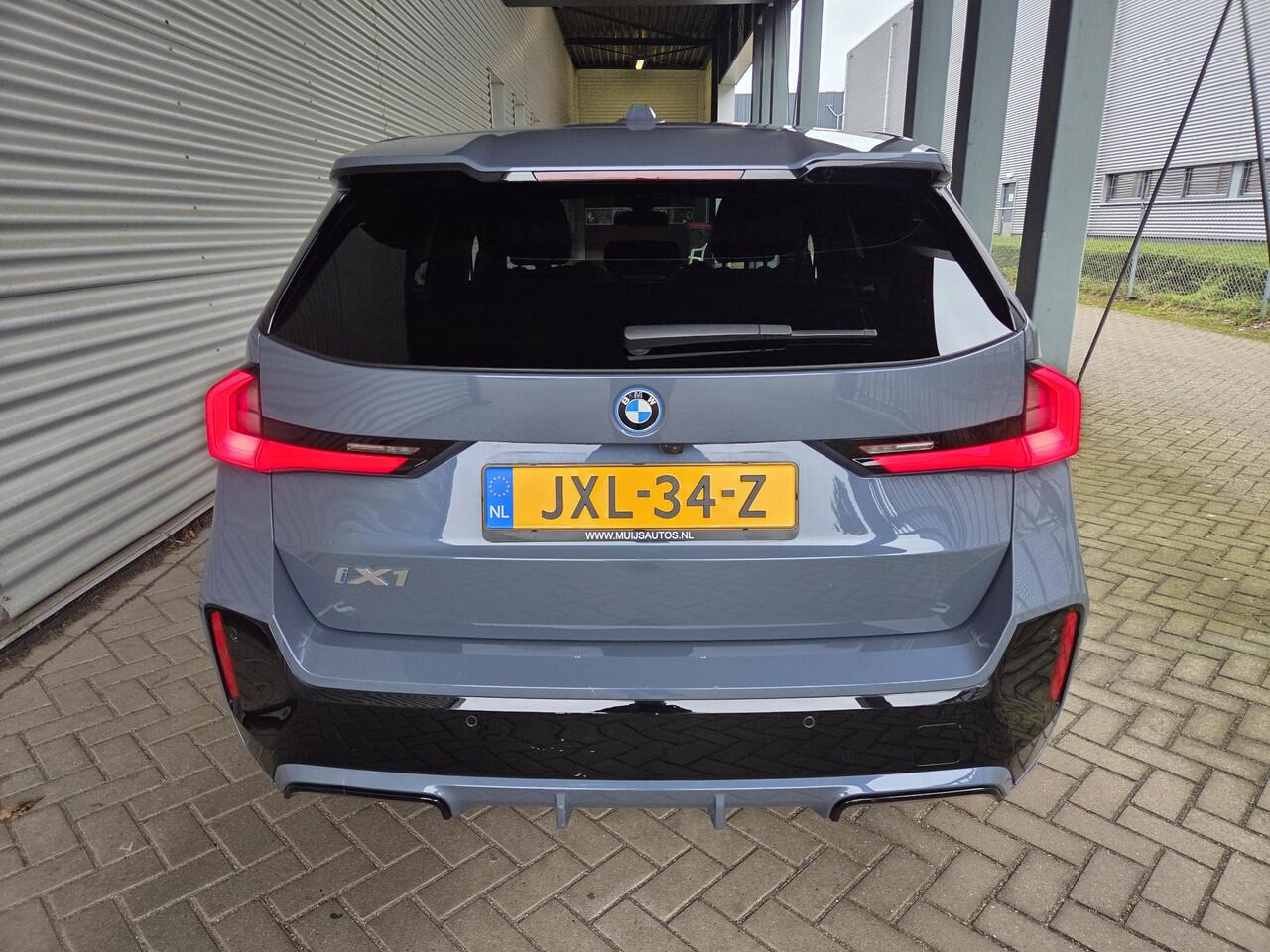 BMW iX1 xDrive30 67 kWh M Sport Edition