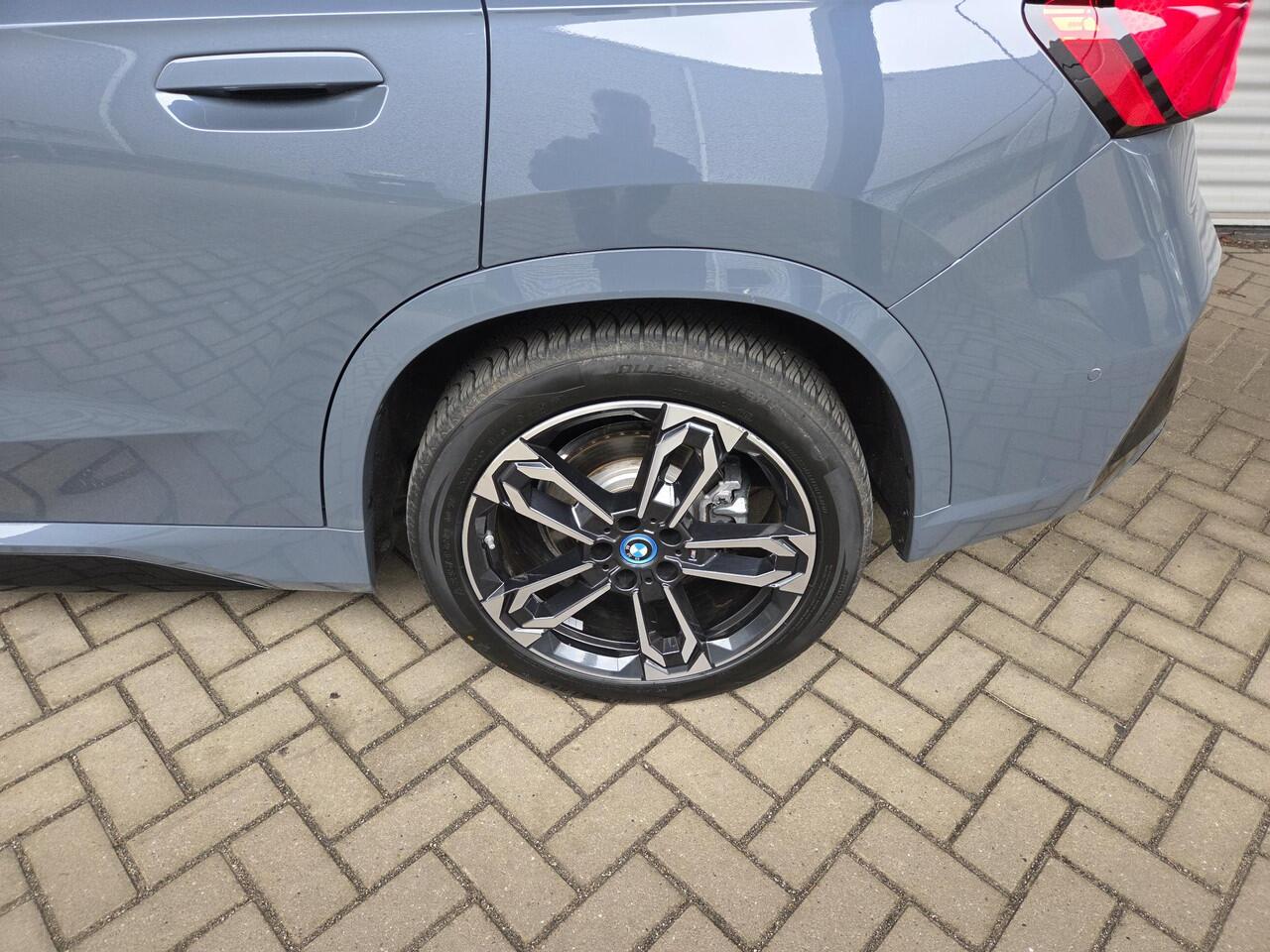 BMW iX1 xDrive30 67 kWh M Sport Edition