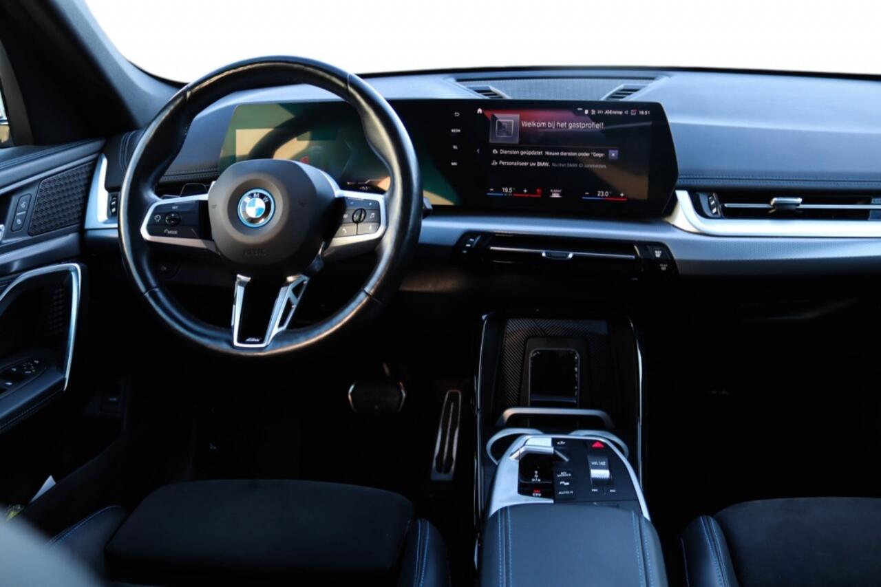 BMW iX1 30 xDrive 313 pk M Sport 100% SOH l Pano l Drive Assistant l Sha