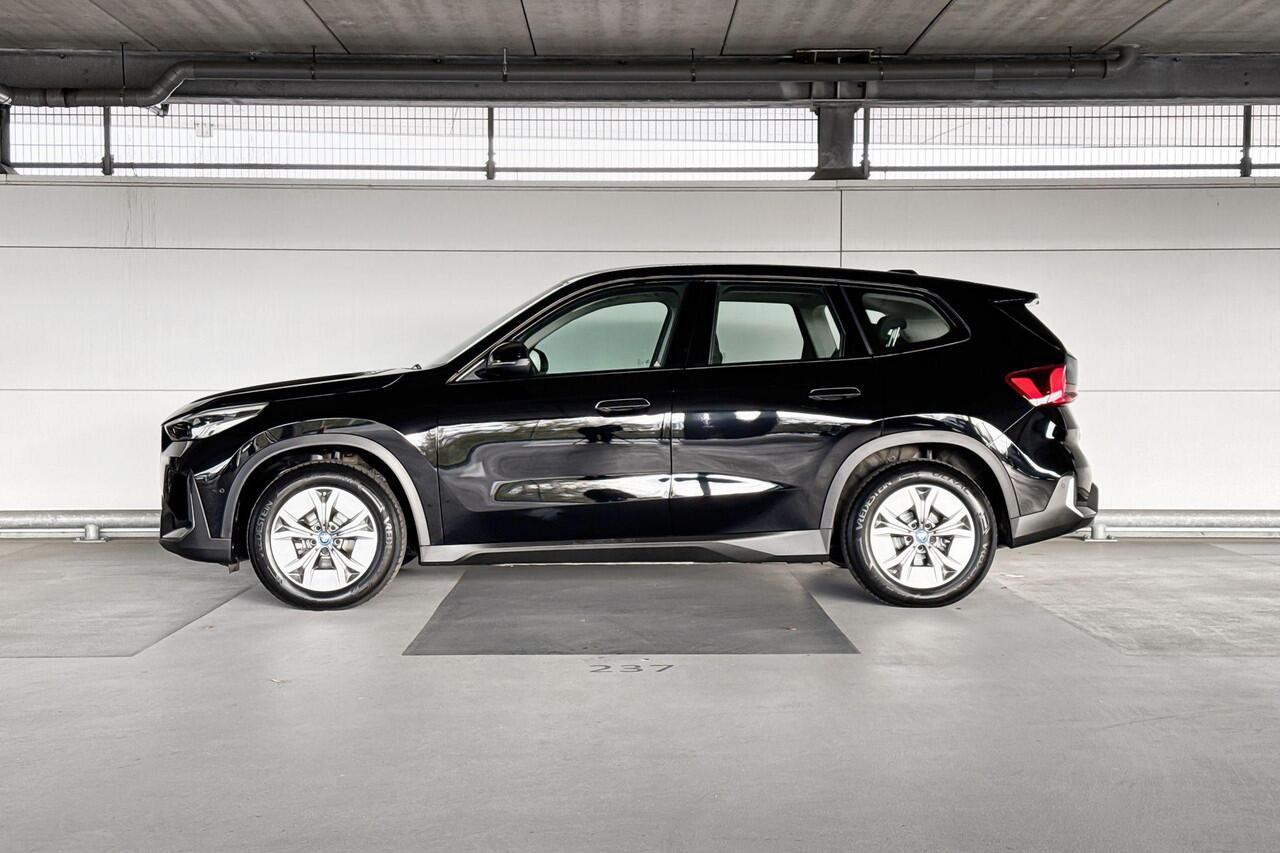 BMW iX1 xDrive30 67 kWh