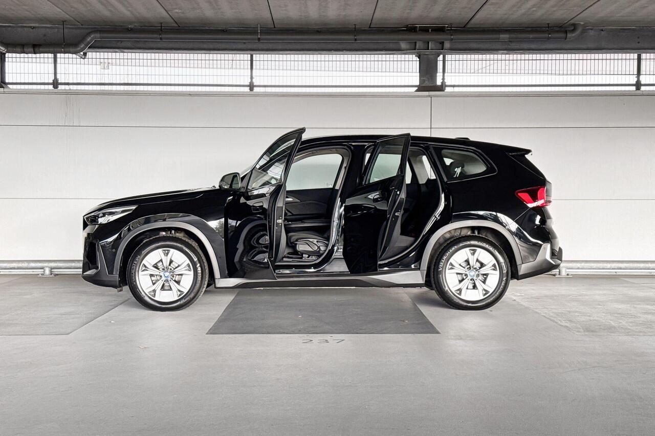 BMW iX1 xDrive30 67 kWh