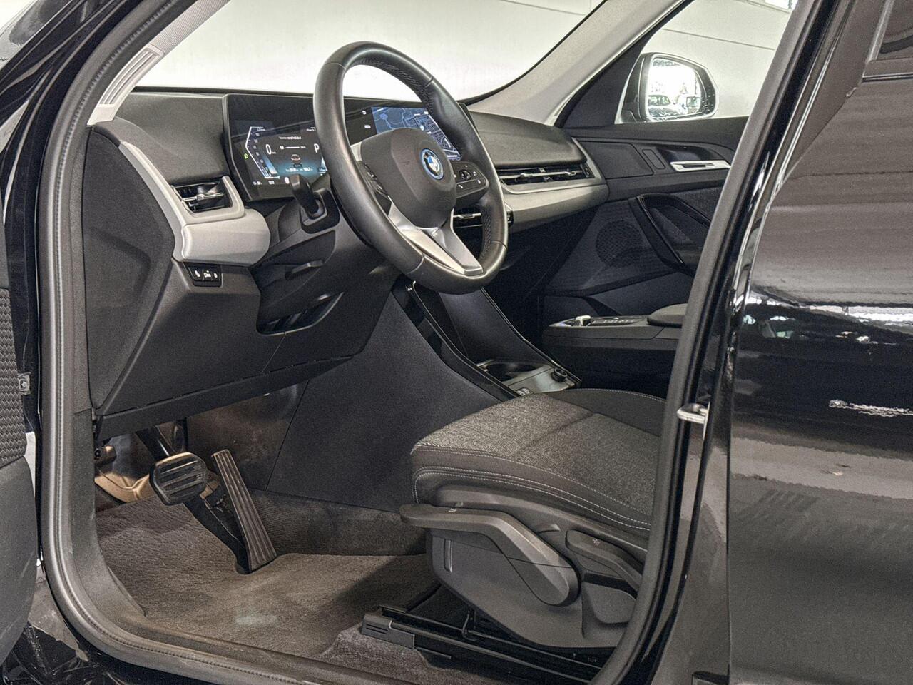 BMW iX1 xDrive30 67 kWh