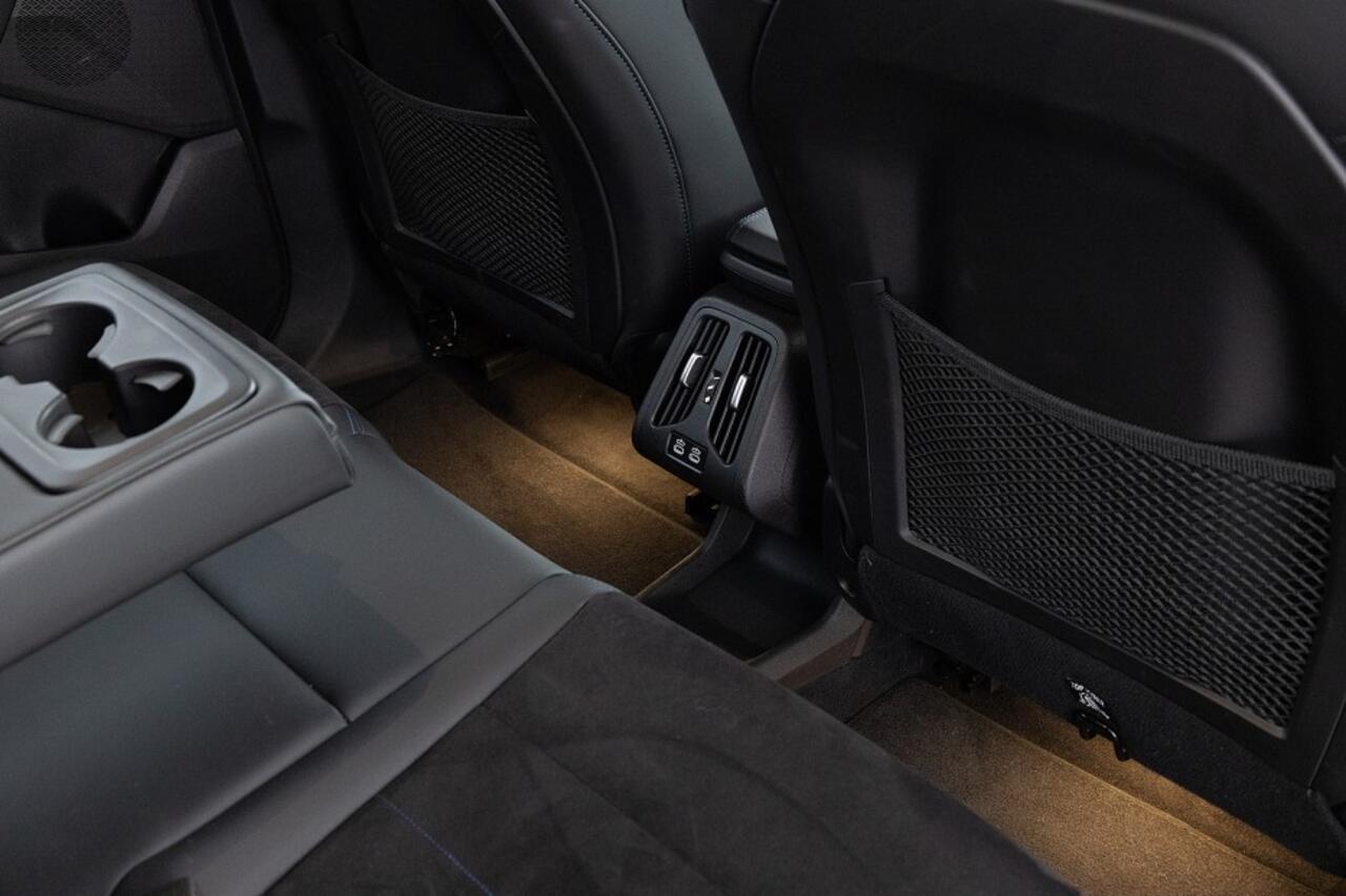 BMW iX1 eDrive20 67 kWh M-Sport *SOH 99%* Full LED | NAVI | CAMERA | Half LEDER