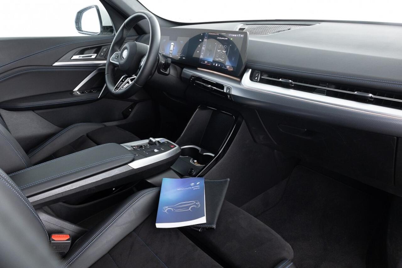 BMW iX1 eDrive20 67 kWh M-Sport *SOH 99%* Full LED | NAVI | CAMERA | Half LEDER