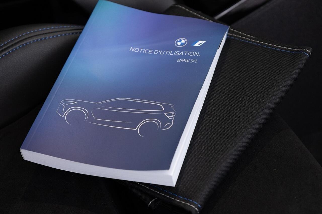 BMW iX1 eDrive20 67 kWh M-Sport *SOH 99%* Full LED | NAVI | CAMERA | Half LEDER