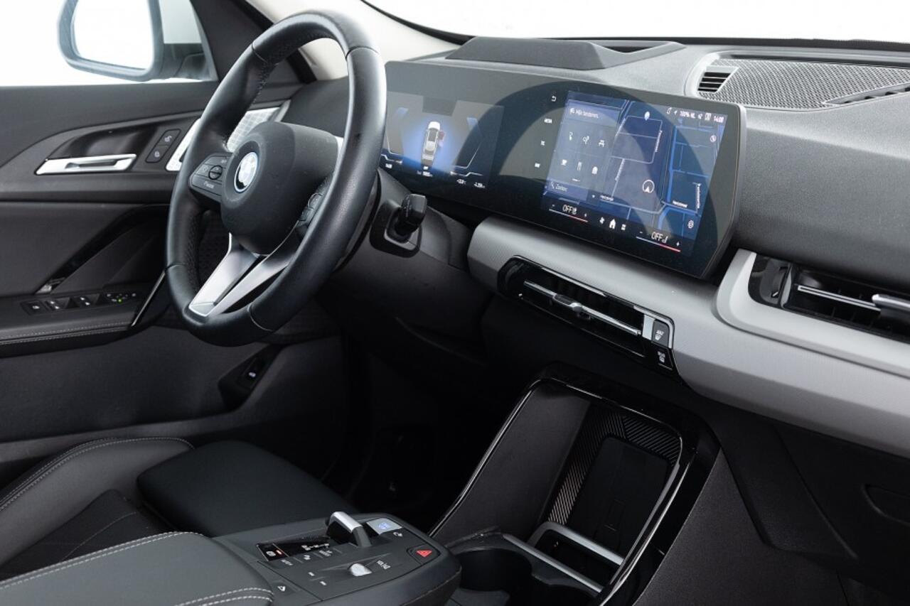 BMW iX1 eDrive20 67 kWh *SOH 100%* PANORAMADAK | harman/kardon | LEDER | Head-Up .
