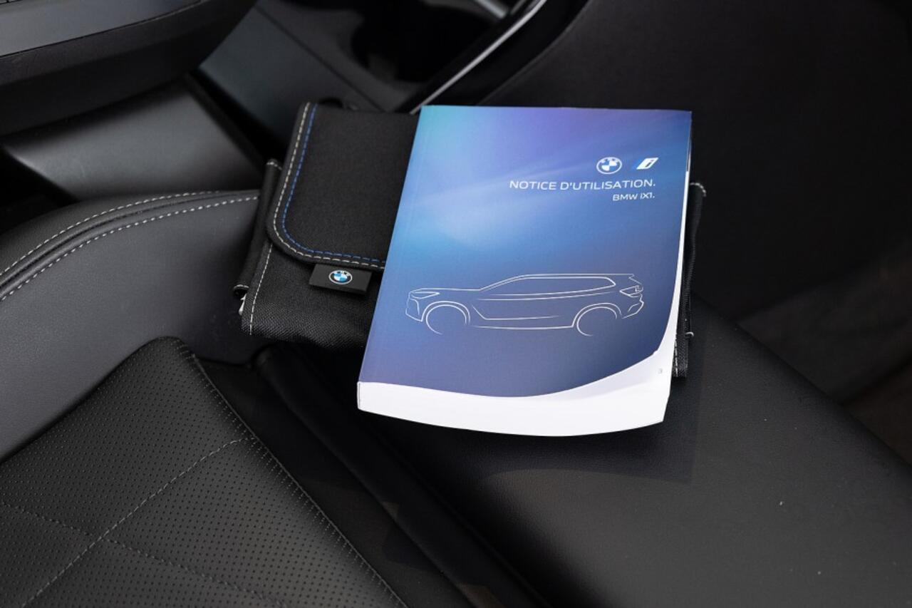 BMW iX1 eDrive20 67 kWh *SOH 100%* PANORAMADAK | harman/kardon | LEDER | Head-Up .
