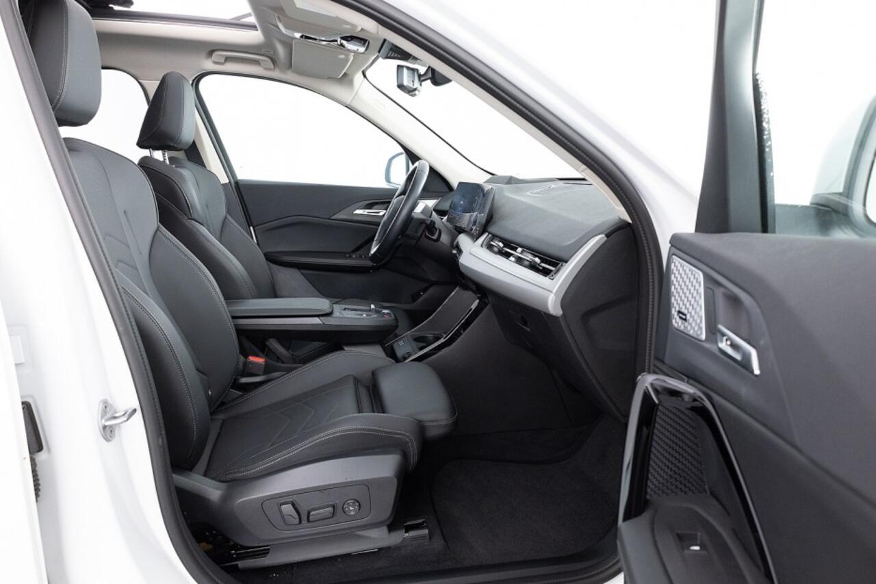 BMW iX1 eDrive20 67 kWh *SOH 100%* PANORAMADAK | harman/kardon | LEDER | Head-Up .