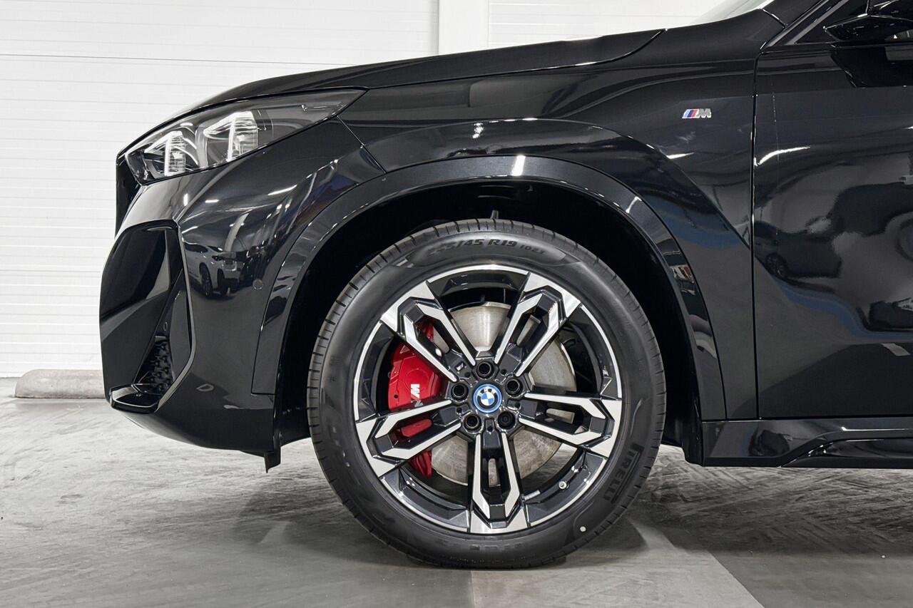 BMW iX1 eDrive20 | M-Sport Pro | Travel Pack | Innovation Pack | Driving Assistant Plus | Harman/Kardon | Comfort Access | Trekhaak | Selections